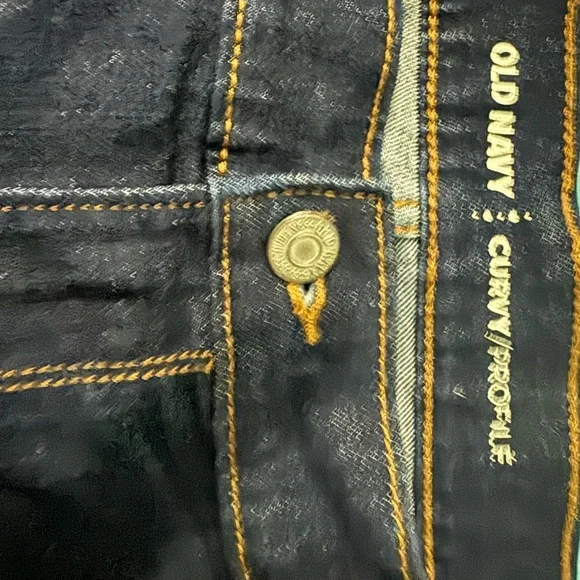 ☀️Old Navy Blue Jean Shorts with Cuffed Hem and Light Stitching🌴 - Picture 2 of 6